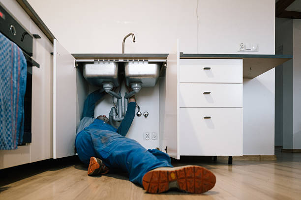 Professional Leak Detection technician working in Shorewood, MN